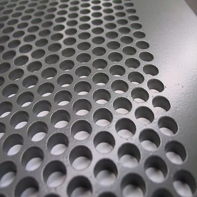 Lunghezza perforata perforata d'acciaio a basso tenore di carbonio della lamina di metallo di Mesh Sheet 3mm 10ft