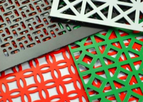 La superficie aperta perforata di acciaio a maglia di alta dimensione