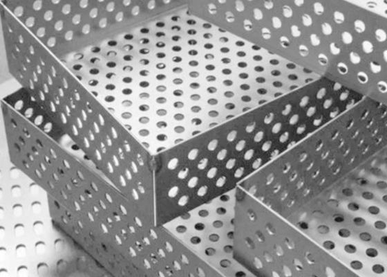 0.2mm-10mm Spessore lamiera di metallo perforata in acciaio inossidabile con disegni di fori personalizzati per attrezzature industriali e filtri