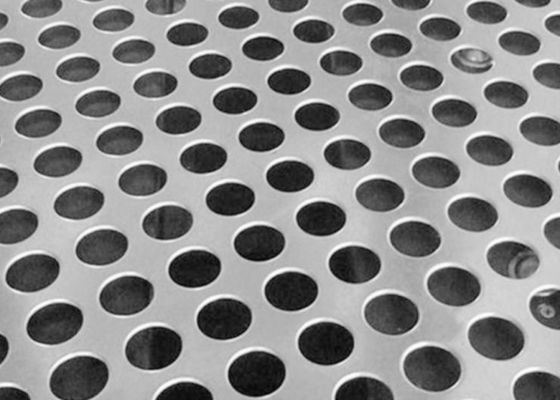 0.2mm-10mm Spessore lamiera di metallo perforata in acciaio inossidabile con disegni di fori personalizzati per attrezzature industriali e filtri
