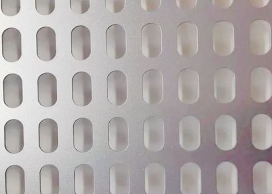 Fabbricazione di pannelli di lamiere metalliche perforate anodizzate di qualità superiore per applicazioni personalizzate
