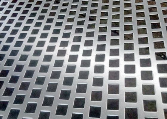 Fabbricazione di pannelli di lamiere metalliche perforate anodizzate di qualità superiore per applicazioni personalizzate