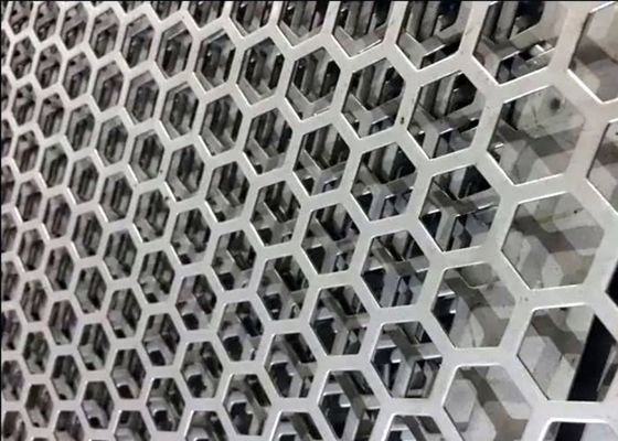 Piastra di alluminio perforata colorata con rivestimento in PVC per la decorazione delle pareti esterne