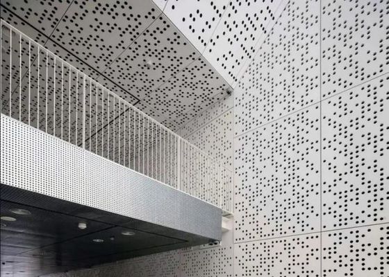 Piastra di alluminio perforata colorata con rivestimento in PVC per la decorazione delle pareti esterne