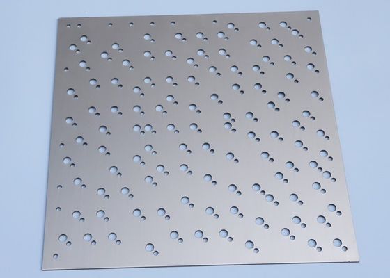 Fogli perforati in argento con forme di buchi personalizzabili