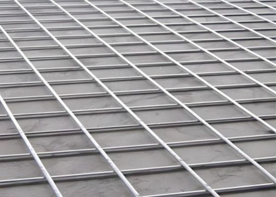 Dispositivi per l'elaborazione e la distribuzione di materiali di fabbricazione