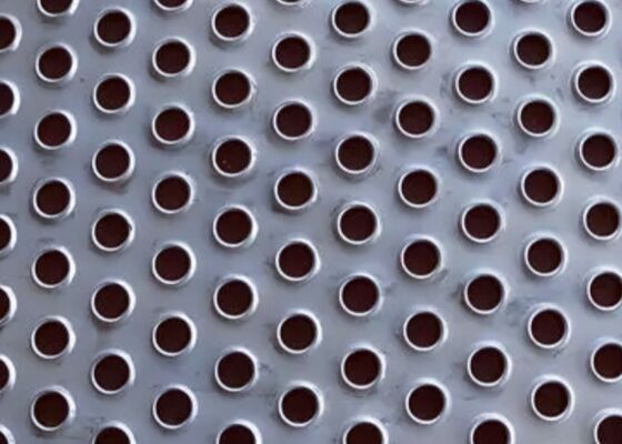 Pannello in metallo perforato con resistenza a trazione da 250 a 550 MPa Personalizzazione su richiesta e opzione versatile per molteplici usi industriali