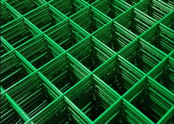 il vinile verde di 1.8m ha ricoperto il foro saldato di rettangolo di Panels Weldmesh Sheets del recinto di filo metallico
