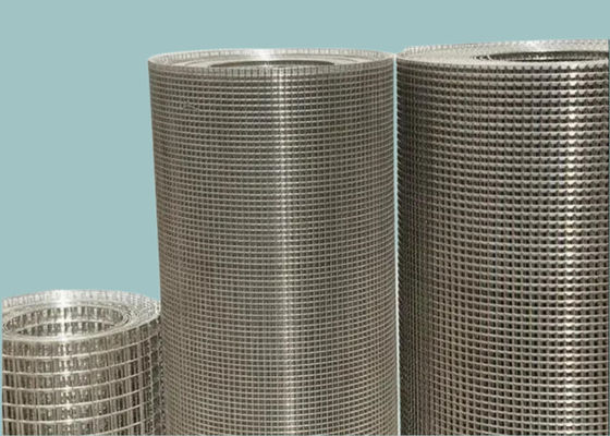 Larghezza saldata di Mesh Rolls galvanizzata norma 3fts 4fts del recinto di filo metallico di ASTM
