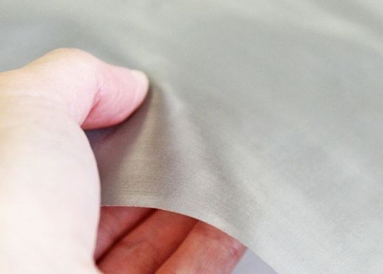 Trattamento dei bordi della rete di filtraggio metallico di tipo tessuto